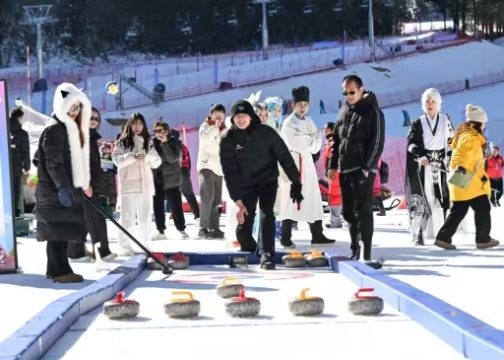 專家展望：體育產(chǎn)業(yè)結(jié)構(gòu)優(yōu)化 潛能巨大